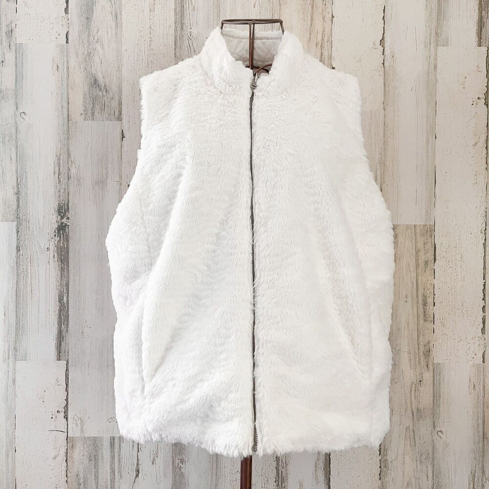 Fever Vest Womens L White Faux Fur Zip Pockets Casual Winter Ski Resorts